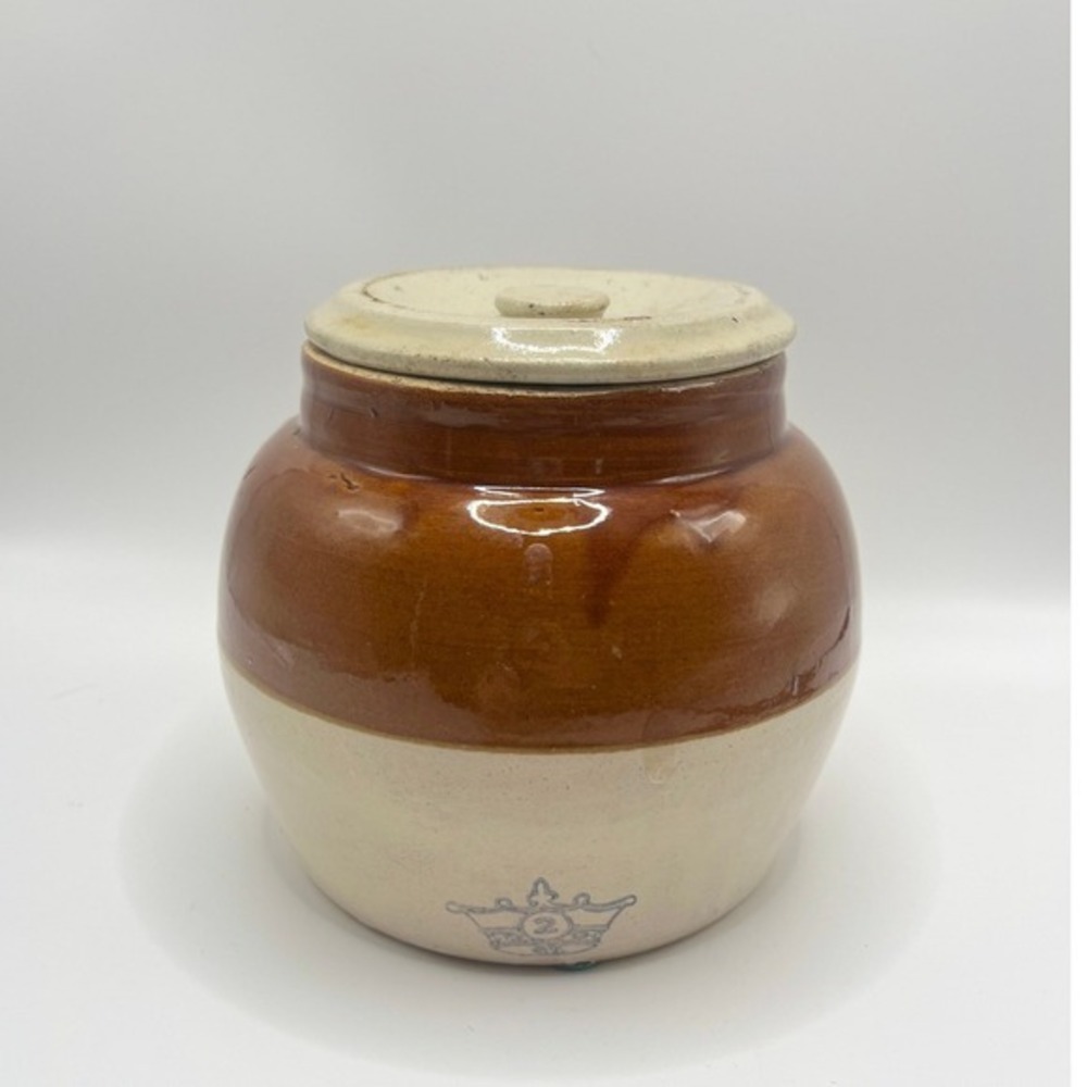 Robinson Ransbottom Blue Crown 2 Quart Stoneware Bean Pot with Lid Two Tone